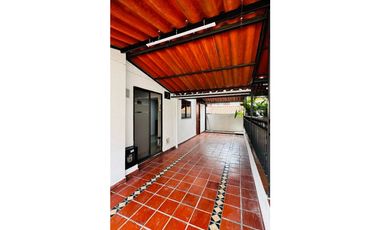 RENTA AMPLIA CASA SEC UNICENTRO