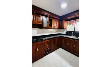 RENTA AMPLIA CASA SEC UNICENTRO