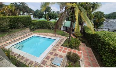 ARRIENDO CASA CAMPESTRE  VIA  ACACIAS