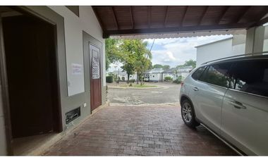 ARRIENDO CASA CAMPESTRE  VIA  ACACIAS