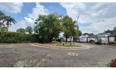 ARRIENDO CASA CAMPESTRE  VIA  ACACIAS