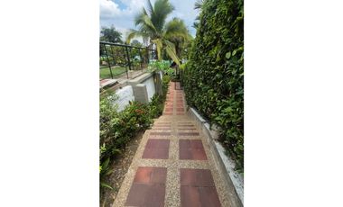 ARRIENDO CASA CAMPESTRE  VIA  ACACIAS