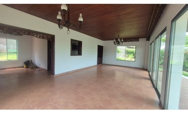 ARRIENDO CASA CAMPESTRE  VIA  ACACIAS