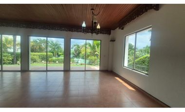 ARRIENDO CASA CAMPESTRE  VIA  ACACIAS
