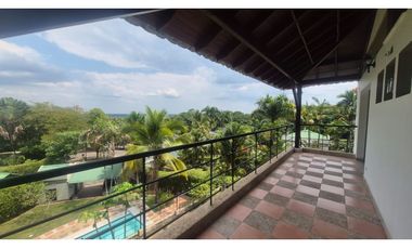ARRIENDO CASA CAMPESTRE  VIA  ACACIAS