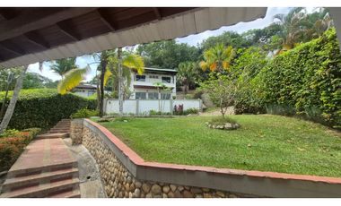 ARRIENDO CASA CAMPESTRE  VIA  ACACIAS