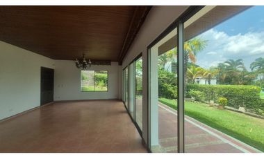 ARRIENDO CASA CAMPESTRE  VIA  ACACIAS