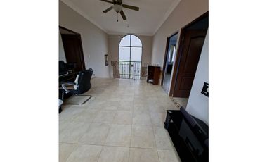 Casa en Venta en Urbanización Herbruger, Bella Vista