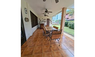 Casa en Venta en Urbanización Herbruger, Bella Vista