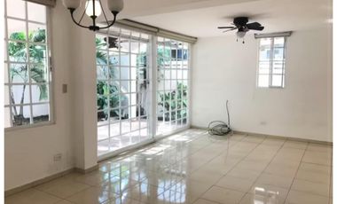 SE VENDE CASA EN URBANIZACIÓN LA LOMA