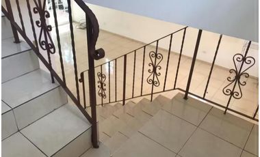 SE VENDE CASA EN URBANIZACIÓN LA LOMA