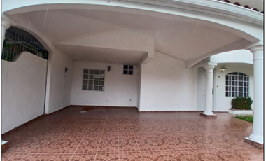 SE VENDE CASA EN URBANIZACIÓN LA LOMA