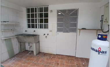 SE VENDE CASA EN URBANIZACIÓN LA LOMA