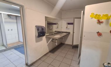 Arrienda excelente propiedad comercial a pasos Gran Avenida