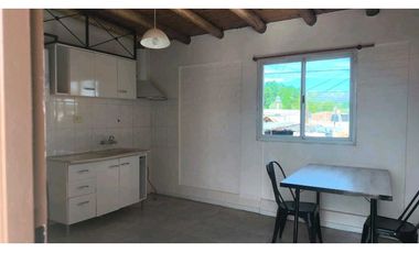 Excelente Alquiler depto planta alta calle Yrigoyen sur 552