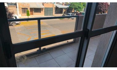 Excelente Alquiler depto planta alta calle Yrigoyen sur 552