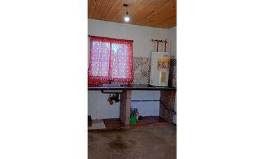 LATORRE PROP. VENDE CASA 3 AMB CON PARQUE EN EL BARRIO PARQUE PEÑA