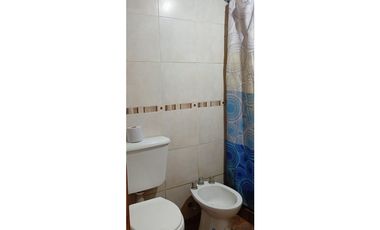 LATORRE PROP. VENDE CASA 3 AMB CON PARQUE EN EL BARRIO PARQUE PEÑA