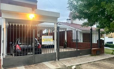 ALQUILER ANUAL CARLOS PAZ CASA CON PISCINA Y 2 DUPLEX