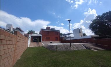 ALQUILER ANUAL CARLOS PAZ CASA CON PISCINA Y 2 DUPLEX