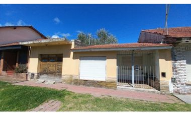 Casa de 80 m² sobre Lote de 120.50 m². Cel. 223542----