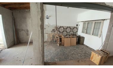 Casa de 80 m² sobre Lote de 120.50 m². Cel. 223542----
