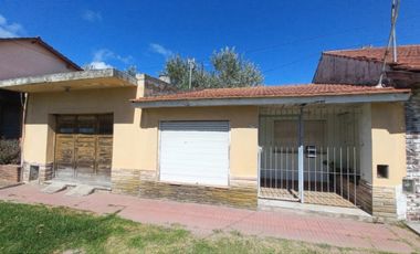 Casa de 80 m² sobre Lote de 120.50 m². Cel. 223542----