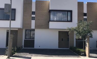 Casa en renta en Vista Bosques, Ocoyoacac con salida a la carretera México-Toluca