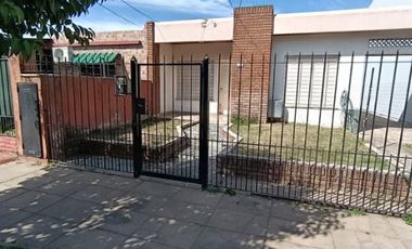 Casa en alquiler en Merlo Norte