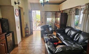 Departamento Tipo Casa en venta en Remedios de Escalada Este