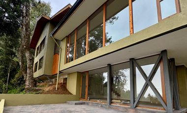 ESPECTACULAR CASA NUEVA EN PARCELA DE  1HA