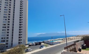 VENTA HERMOSA E ILUMINADA CASA COSTA LAGUNA