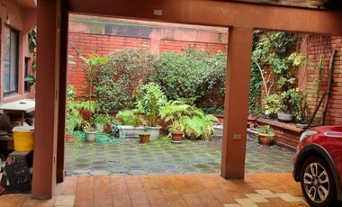 OPORTUNIDAD CENTRO CONCEPCIÓN CASA 3 NIVELES, 6D