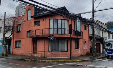 OPORTUNIDAD CENTRO CONCEPCIÓN CASA 3 NIVELES, 6D