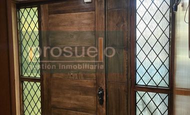 ACOGEDORA  CASA DE 1 PISO EN MIRAFLORES EXCELENTE UBICACIÓN