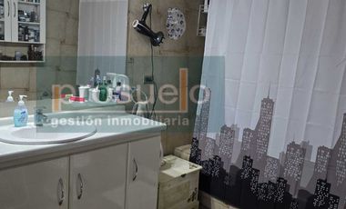 ACOGEDORA  CASA DE 1 PISO EN MIRAFLORES EXCELENTE UBICACIÓN