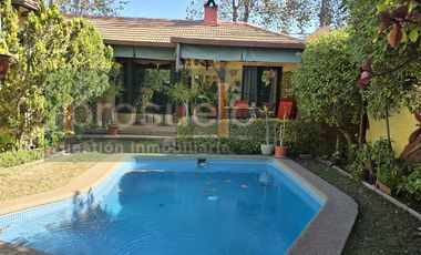 ACOGEDORA  CASA DE 1 PISO EN MIRAFLORES EXCELENTE UBICACIÓN