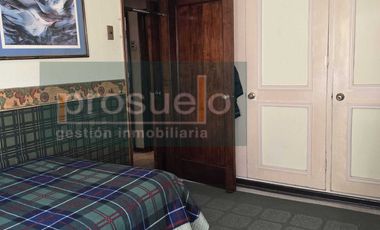 ACOGEDORA  CASA DE 1 PISO EN MIRAFLORES EXCELENTE UBICACIÓN