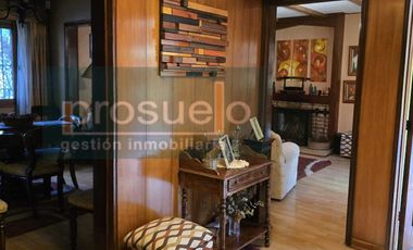 ACOGEDORA  CASA DE 1 PISO EN MIRAFLORES EXCELENTE UBICACIÓN