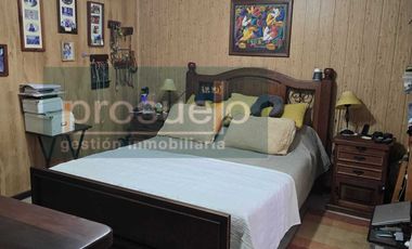 ACOGEDORA  CASA DE 1 PISO EN MIRAFLORES EXCELENTE UBICACIÓN