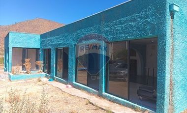 Casa en 10.000m. 2D y 2B Cuyuncaví. Curacaví