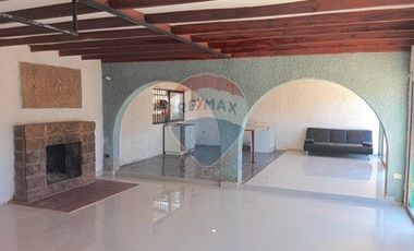 Casa en 10.000m. 2D y 2B Cuyuncaví. Curacaví