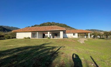 Venta Casa Estilo Colonial en Curicó