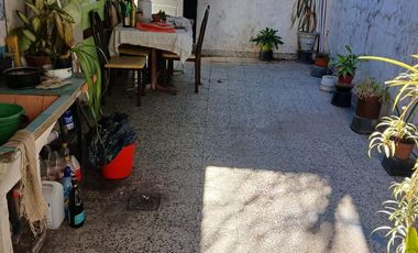Venta de Casa 2 Ambientes en Villa Luzuriaga