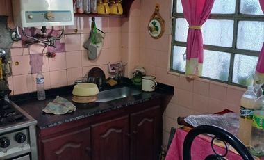 Venta de Casa 2 Ambientes en Villa Luzuriaga