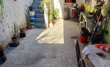 Venta de Casa 2 Ambientes en Villa Luzuriaga