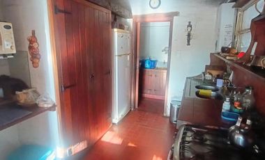 Casa en San Isidro . JESUS MARÍA , a mts del Camino Real, sobre el pasaje Molina Campos .