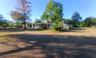 Casa en San Isidro . JESUS MARÍA , a mts del Camino Real, sobre el pasaje Molina Campos .