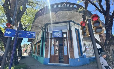 IMPORTANTE PROPIEDAD EN CALLE URQUIZA 238