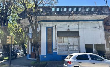 IMPORTANTE PROPIEDAD EN CALLE URQUIZA 238